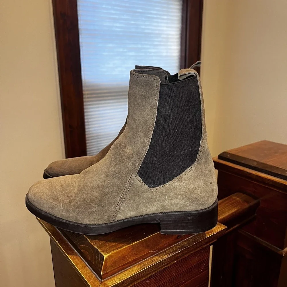 Emanuele Crasto Taupe Suede Chelsea Boots Made in Italy Size 39 Mens Ankle Boots